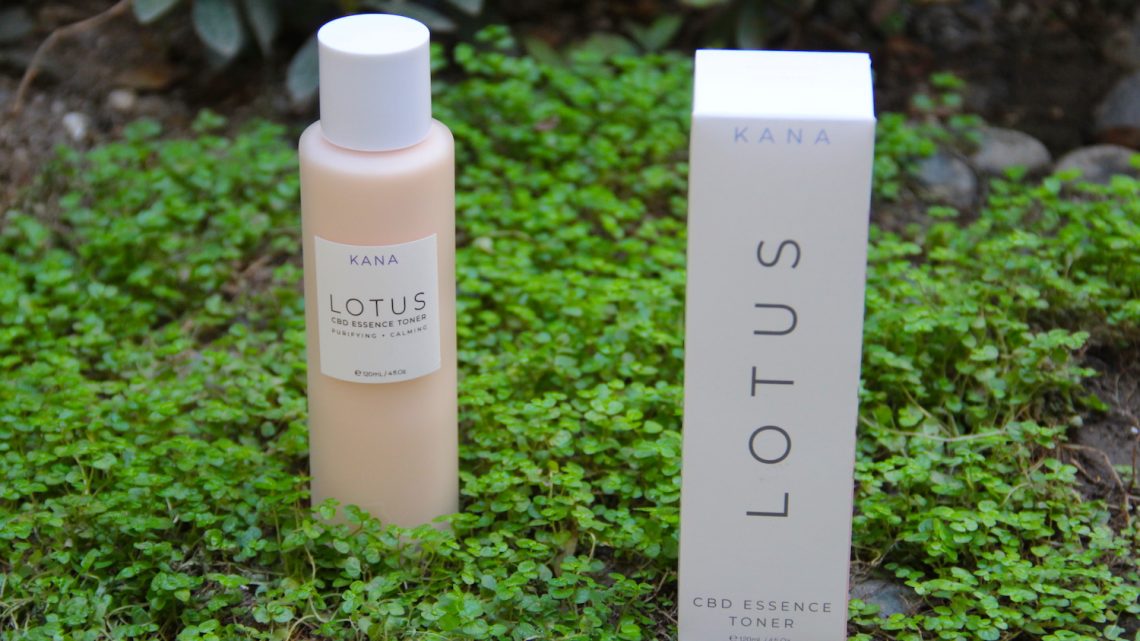 Pleins feux sur les soins de la peau: le toner Lotus CBD Essence de Kana