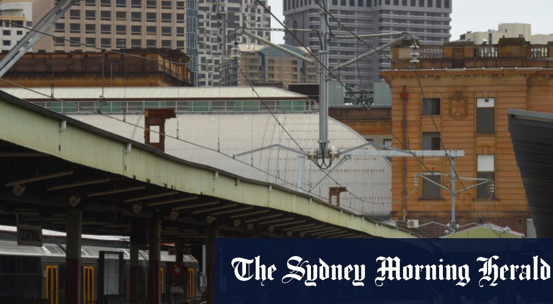 Sept adolescents arrêtés après une série de vols à main armée dans le CBD de Sydney