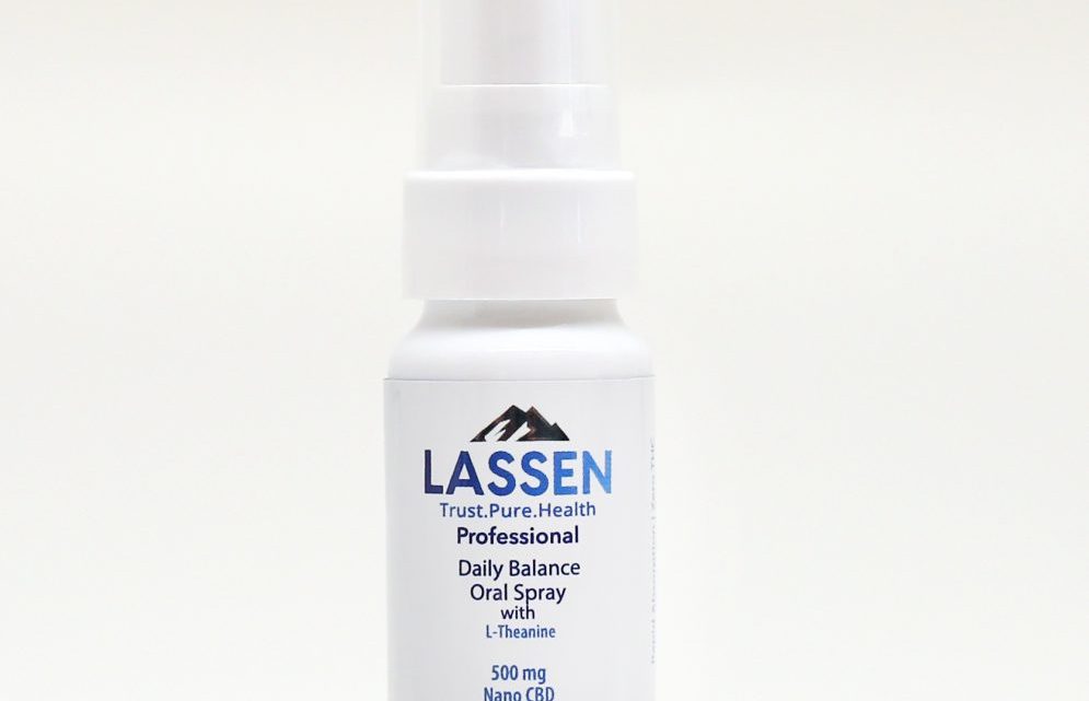 Une nouvelle façon d’utiliser le CBD avec le spray oral Daily Balance de Lassen Labs