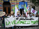 Manifestation pour le climat des lycéens à Paris vendredi.