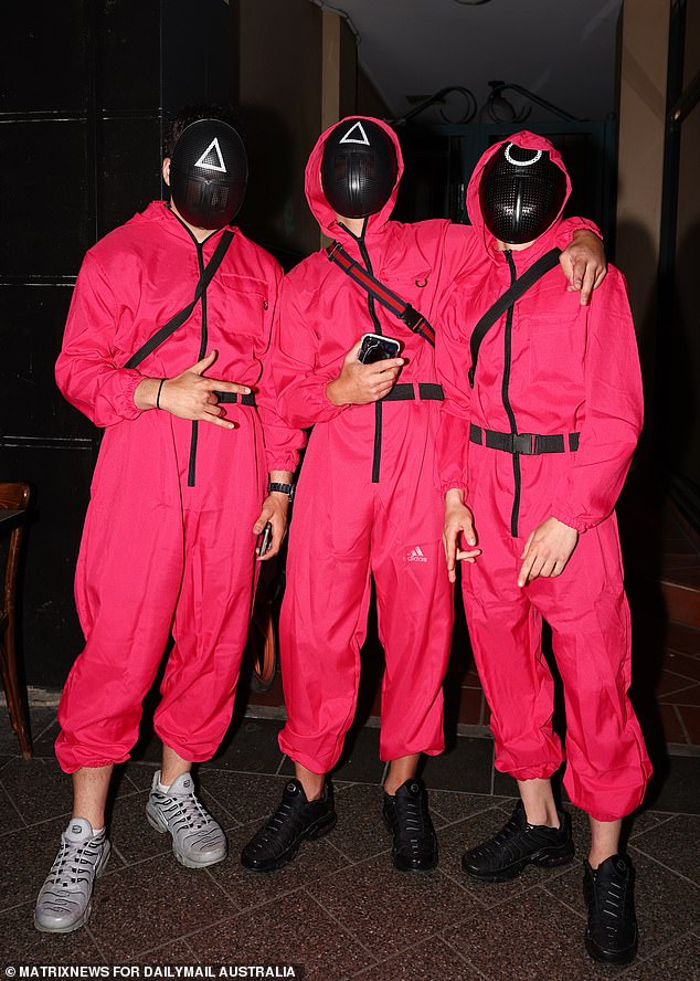 Les amateurs de Squid Game ont assisté à la célébration HSU à Enmore, dans une tenue troublante