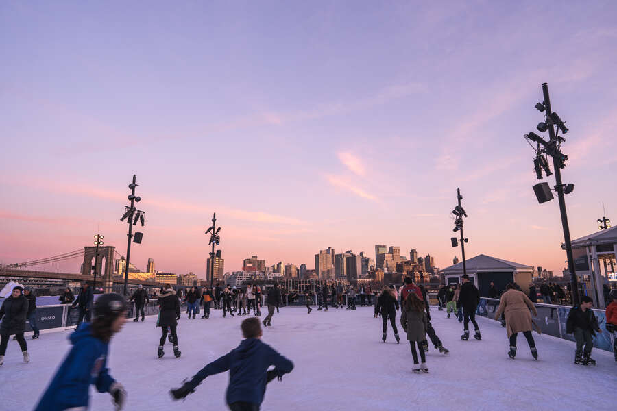Le Seaport District de New York annonce l’horaire de la patinoire et des lumières de Noël