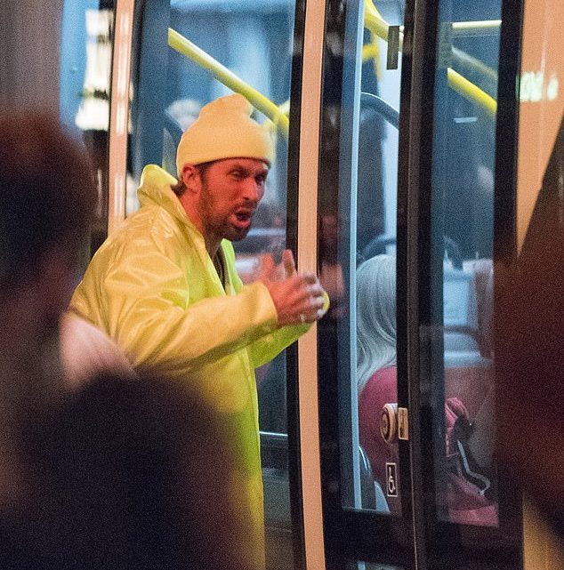 Ryan Gosling ferme le tramway de Sydney pour filmer des scènes du nouveau film The Fall Guy