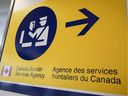 DOSSIER : Un panneau de l'Agence des services frontaliers du Canada (ASFC).  /