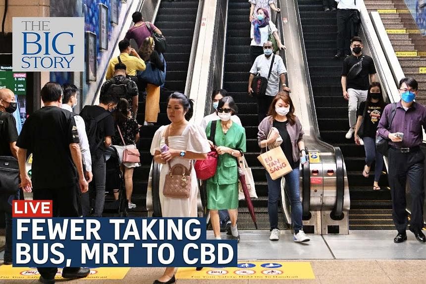 La grande histoire: moins de navetteurs prenant le MRT vers CBD pendant le pic du matin en semaine alors que les habitudes de fréquentation changent