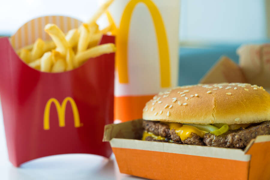 McDonald’s propose un pack de burgers avec 4 burgers ce week-end