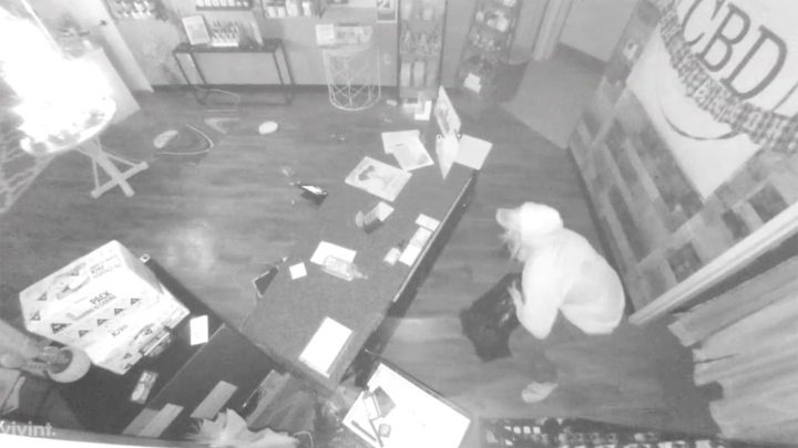 Près de 10 000 $ de valeur volés dans le cambriolage d’un magasin Lubbock CBD, le propriétaire demande l’aide du public
