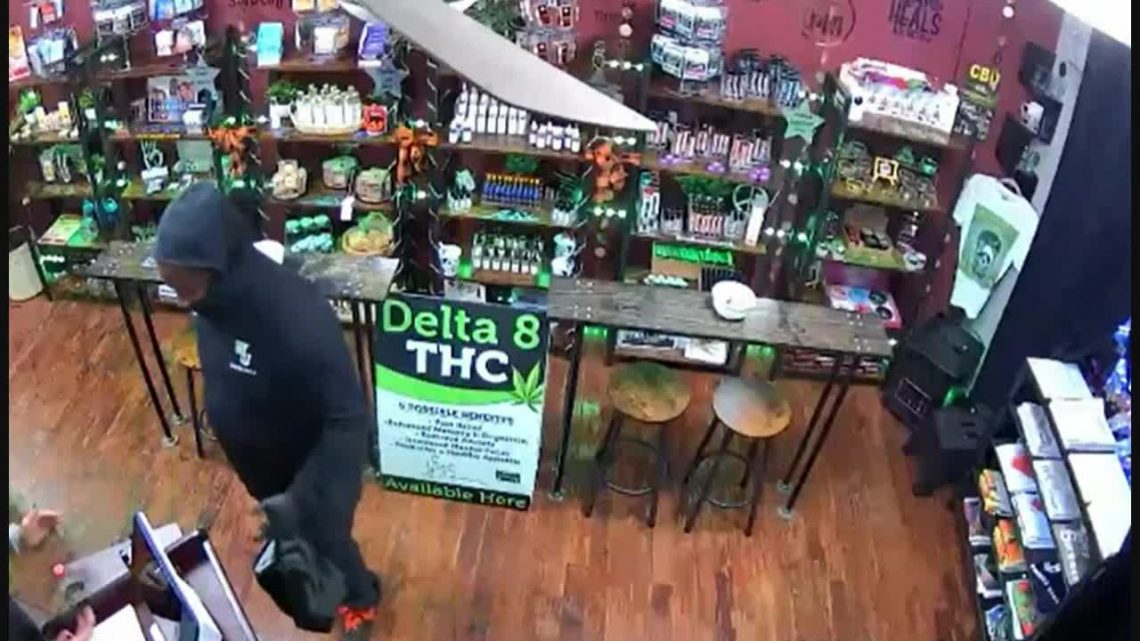 Un suspect vole plus de 400 $ au magasin de Port Richmond CBD