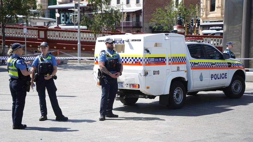 Une brigade des homicides enquête après la mort d’une femme à Perth CBD, un homme arrêté
