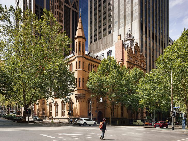 La collection de bâtiments connus collectivement sous le nom de Gothic Bank Complex au coin de Queen Street et de Collins Street dans le CBD de Melbourne.